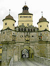 Das Ellinger Tor ist eines der imposantesten Bauwerke der denkmalgeschützten Altstadt Weißenburgs