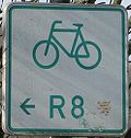 Schild Radweg R8.jpg