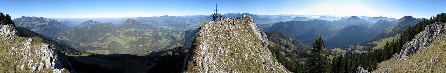 Panoramablick vom Gipfel des Brünnstein