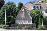 Kriegerdenkmal vor der Neuen Pfarrkirche