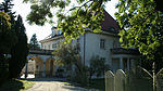 Sog. Rostock-Villa/Heimatmuseum mit Pförtnerhaus, Salettl und Gartenportal