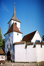 Die Wehrkirche mit nördlichem Torturm