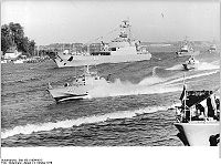Bundesarchiv Bild 183-U1004-0015, Rostock, Flottenparade, Schnellboote.jpg