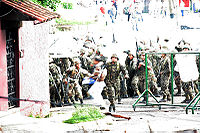 Honduranisches Militär beim Einsatz gegen Zivilisten