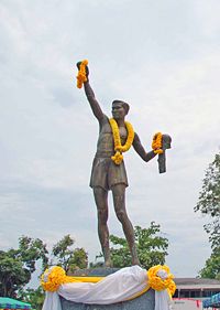 Statue von Pone Kingpetch in Hua Hin