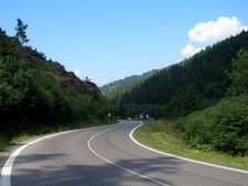 Passstraße durch den Pass Čertovica