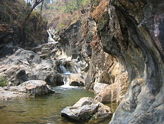 Der Lan-Sang-Wasserfall in der Trockenzeit