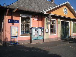 Bahnhof Frankfurt-Mainkur Haus 0520.JPG