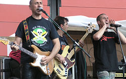 Fabio „Scopa“ Santarelli, Michele Frontino, Gian Paolo „Picchio“ Picchiami (v. l. n. r.) am 1. Mai 2008 auf dem Myfest in Kreuzberg.
