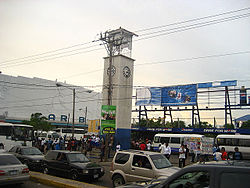 Glockenturm auf der Mona Road