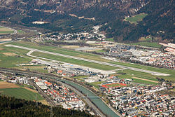Overview of Innsbruck airport.jpg