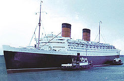 RMS Queen Elizabeth in Cherbourg 1966