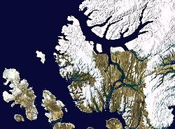 Satelliten-Fotomontage der Insel