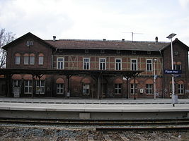 Das Empfangsgebäude des Bahnhofs Plaue