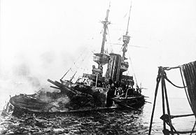 Die sinkende HMS Irresistible 