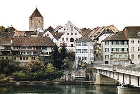 Altstadt von Kaiserstuhl vom deutschen Rheinufer aus gesehen