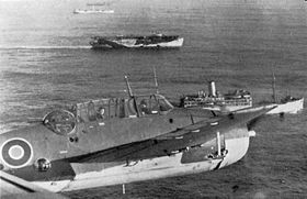 HMS Biter 1943 (Bildmitte)