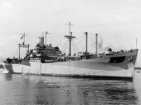 USS Mount Hood (AE-11) unweit des Norfolk Navy Yard, Virginia, 16. Juli 1944