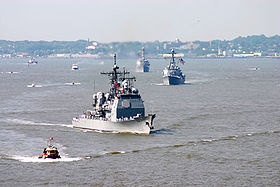 Die San Jacinto während der Marineparade vor New York 2007