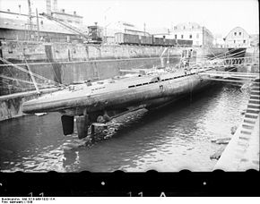 Bundesarchiv Bild 101II-MW-1032-11A, Lorient, U-37.jpg