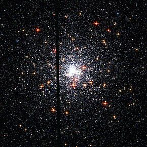 NGC 6624 Hubble WikiSky.jpg