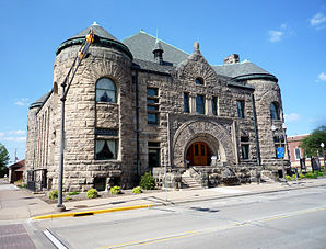 Das „Mable Tainter Theater“ ist als „Mabel Tainter Memorial Building“im National Register of Historic Places gelistet.[1]