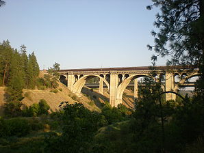 Die Sunset Boulevard Bridge