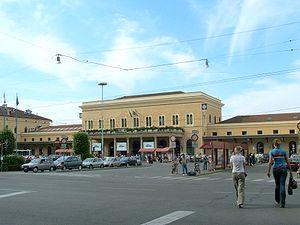 Bologna-Stazione Centrale-DSCF7236.JPG