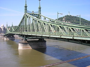 Budapest Indipendence Bridge.jpg