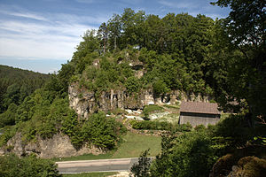 Burgstall Leupoldstein - Ansicht des Burgfelsens aus südöstlicher Richtung