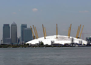 Canary.wharf.and.dome.london.arp.jpg