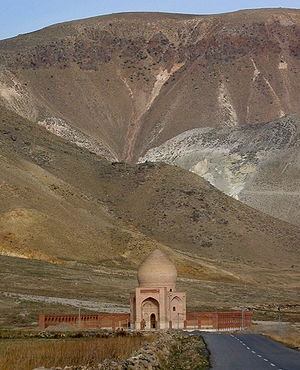 Iranisches Schlachtdenkmal, das 2003 errichtet worden ist.