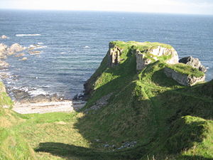Kliffküste mit der Ruine des Findlater Castles