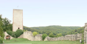 Hauptburg mit Bergfried