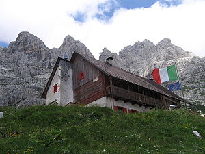 Die Hütte vor der Divja Koza / Cima di Riofreddo