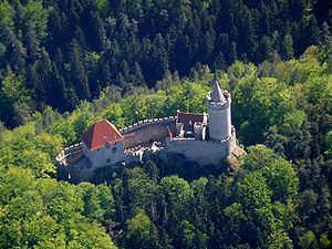 Burg Kokořín vom Süden