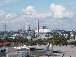 Das Kraftwerk Moorburg vom Heimfelder Berg aus gesehen, Aufnahme vom August 2011