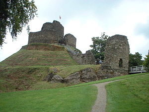 Blick auf Launceston Castle von Süd-West