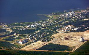 Gelände des Kernkraftwerks Leningrad, einschließlich der Baustelle des Kernkraftwerks Leningrad II; Foto aus einem Flugzeug aufgenommen