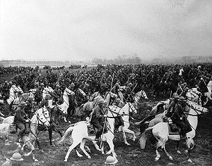 Polnische Kavallerie in einem Manöver vor dem Krieg