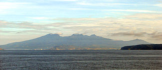 Blick auf den Mt. Mariveles vom Meer aus