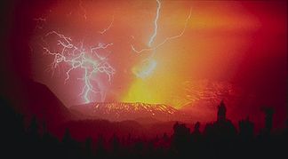 Eruptionsgewitter am Galunggung am 3. Dezember 1982