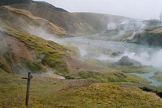 Zum Grensdalursysstem gehörende Fumarolen in Hveragerði