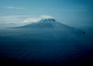 Vulkan Sarytschew auf der Insel Matua, Sicht aus Süden von Raikoke
