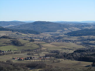 Der Auersberg von Südwesten, gesehen von der Milseburg