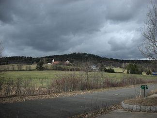 Blick auf Schönberg und den Kapellenberg vom Grenzübergang aus.