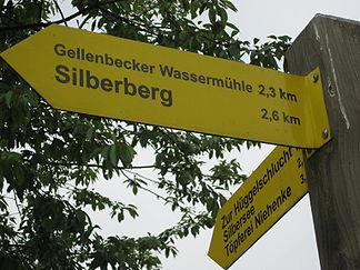 Wegweiser zum Silberberg in Hagen am Teutoburger Wald