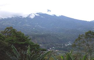 Vulkan Baru und die Stadt Boquete