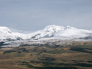 Kassianspitze von Südwesten nach herbstlichem Neuschneefall, von rechts Ritzlar, Hauptgipfel und Samspitze