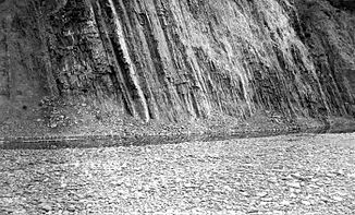 Felswand am Anaktuvuk River(Aufnahme aus dem Jahr 1901)